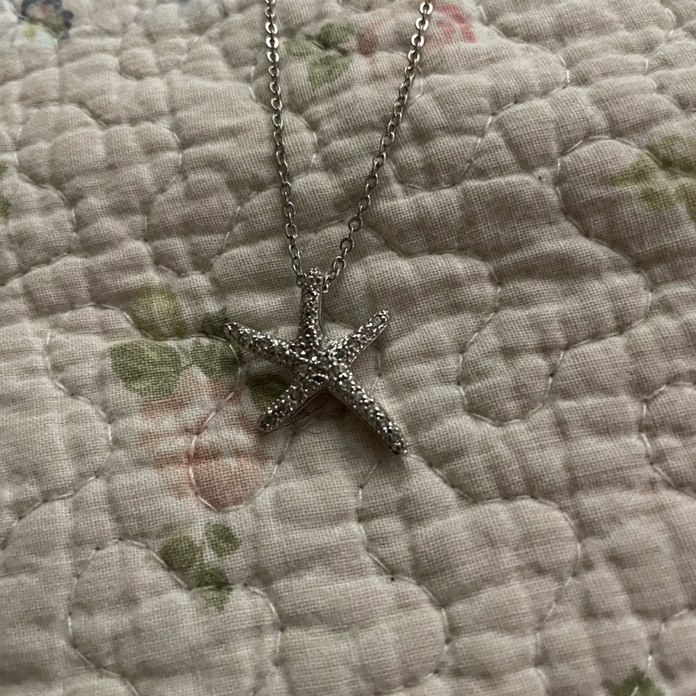 Silver Starfish Pendant Necklace